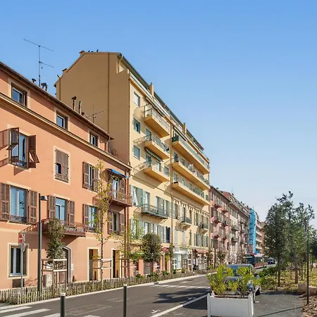 Renting - Risso - Cocoon Design Massena Paillon Balcony View & Lift